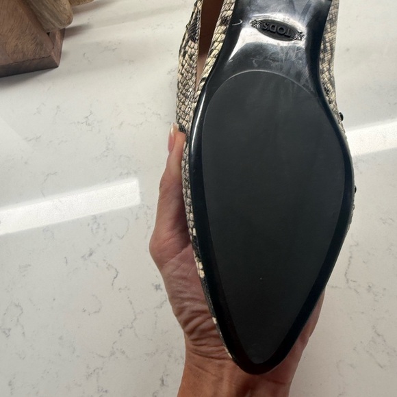 Tod's Black and Cream Flats with Snakeskin Pattern - Picture 4 of 7